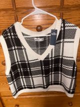 Hollister Sweater Vest Photo 0