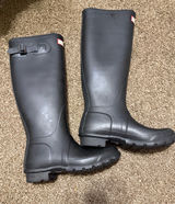 Hunter Women's Tall Black Original Rain Boots size 5 Photo 0