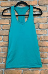 Athleta Women's Shanti‎ Tank In Powervita Scoop Neck Racerback Long Green Size S Photo 0