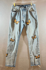 683 | MNML Butterfly Graphic Raw Hem Straight Leg Jeans Light Wash Blue‎ 30 Photo 0