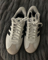Adidas Women’s Shoes Photo 0