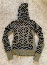 Lululemon women’s size 4 jacket Photo 0