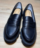 Crown Vintage Black Loafer Size 7.5 Women's Photo 0