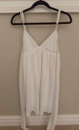 White Dress Photo 0