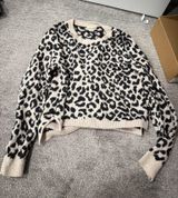 Cheetah sweater Multiple Size M Photo 0