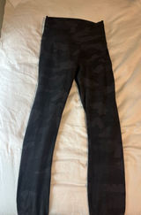 Align Lululemon Leggings 28" black camo 4  Photo 0