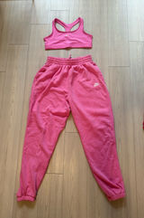 Nike pink matching sweatpants and bra Photo 0