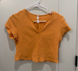 ALO Yoga Ribbed Crop Tee with V-Notch — Pumpkin Orange Photo 0