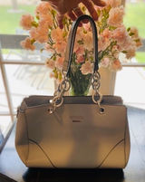 GUESS. Lt blue color! PURSE Vogue lanky chain handle! Near new. Photo 0