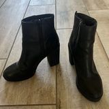 Black Zip Photo 0