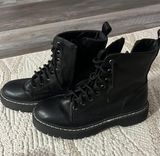 Black leather boots  Photo 0