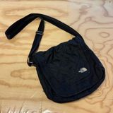 The North Face Quilted Crossbody Messenger Bag Black Nylon ABKZ T196 T596 Unisex Photo 0