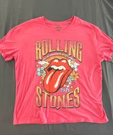 Graphic Tee Photo 0