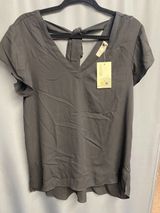 Everleigh Blouse Top Women Small Black Short Sleeve V-Neck Knot Back Hipster B61 Photo 0