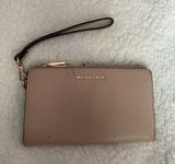 Michael Kors Wallet Wristlet Photo 0