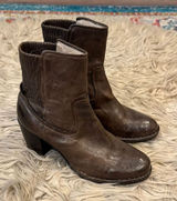 Frye Lucinda scrunch short boots size 6.5 Photo 0