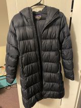 Patagonia Winter Coat Full-Length Photo 0