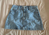 Aritizia Skirt Photo 0