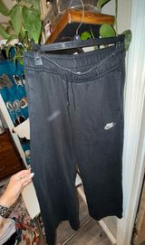 Nike Wide-Leg Sweatpants Photo 0