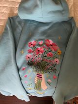 Dandy Worldwide Hoodie Gift Giving Photo 0