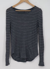 Banana Republic Tee Womens XS Malibu Navy Blue Striped Long Sleeve Excellent Photo 0