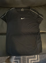 Nike Dri-Fit Shirt Sleeve Short Women’s Photo 0