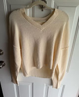 white promise sweater Photo 0