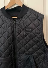 Men’s The North Face vest Photo 0