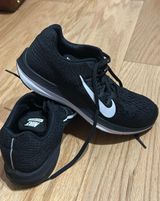 Nike Tennis Shoes Photo 0