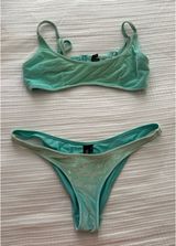 Triangl Bikini Photo 0