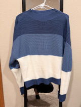 Sweater Blue Size M Photo 0