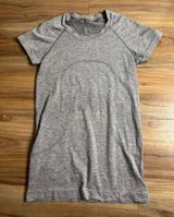Lululemon Swiftly Tech Short Sleeve Photo 0
