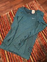 Nike Dri-Fit Women’s Long Sleeve Top Athletic small Photo 0