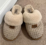 UGG Slippers Photo 0