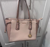 Michael Kors Purse Photo 0