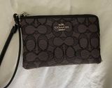 Coach Wristlet Photo 0