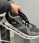 On cloud Cloud Runner Photo 0