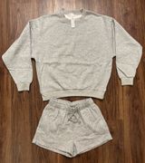 🩶 Accolade Set Gray Small Crewneck + Shorts Photo 0