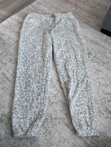 Muk Luks Leopard Print Fleece Pajama Pants Grey White Fuzzy Lounge Womens Medium Photo 0