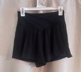 crossover shorts size L worn once ! Photo 0