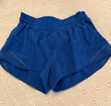Lululemon Low-Rise Hotty Hot 2.5" Shorts Lined Photo 0