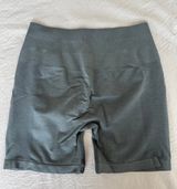Alphalete Amplify Shorts 4.5” Color Smoke Photo 0