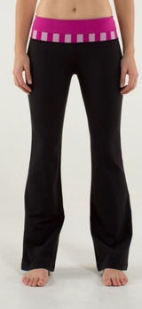 Lululemon Reversible Groove Pant *Full-On Luon in Black Raspberry Macro Strip Photo 0