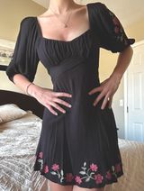 FRANCESCAS Black Floral Dress Photo 0