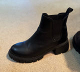 Steve Madden Leather Chelsea Boots Photo 0