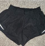 Lululemon Shorts 2.5" Hotty Hot Photo 0