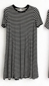 Abercrombie & Fitch Black & White Striped Dress Size M‎ Loose Fit Back Zip Photo 0