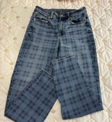 American Eagle Straight Jeans Leg Photo 0