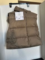 ALO YOGA Gold Rush Puffer Vest in Light Cocoa Beige Khaki Size S RARE Photo 0