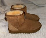 Mini UGG Boots Classic Photo 0